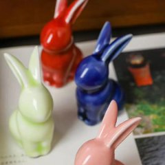 <b>颜色釉陶瓷兔子摆件</b>