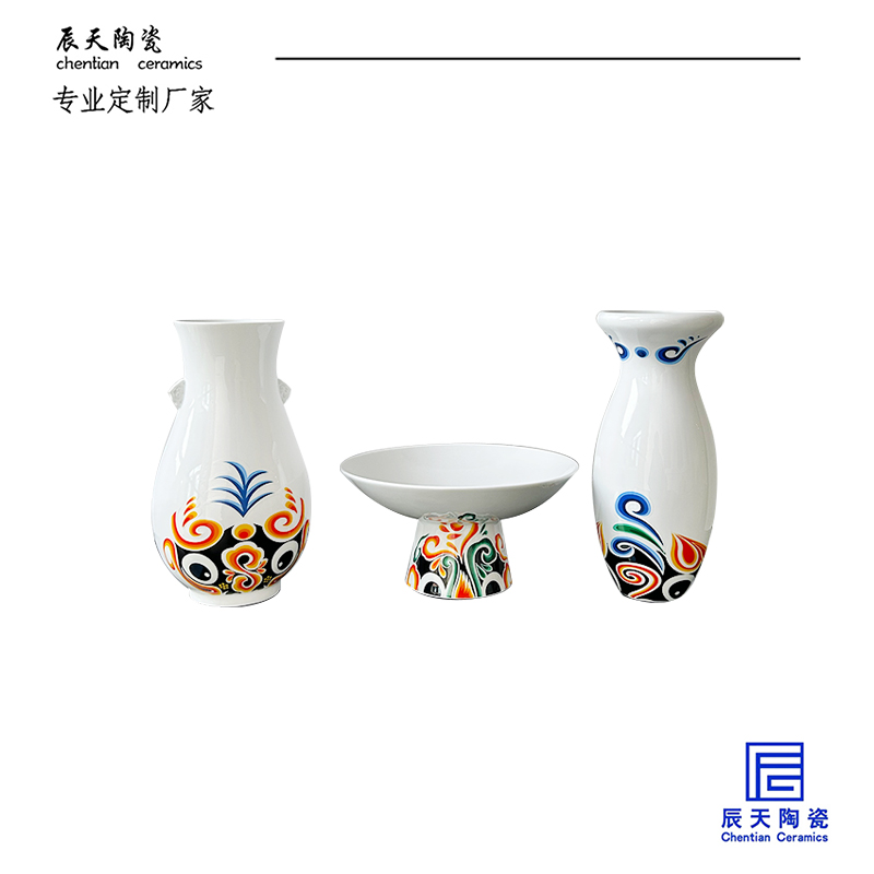 <b>浦发银行定制 创意鱼纹陶瓷花瓶三件套</b>